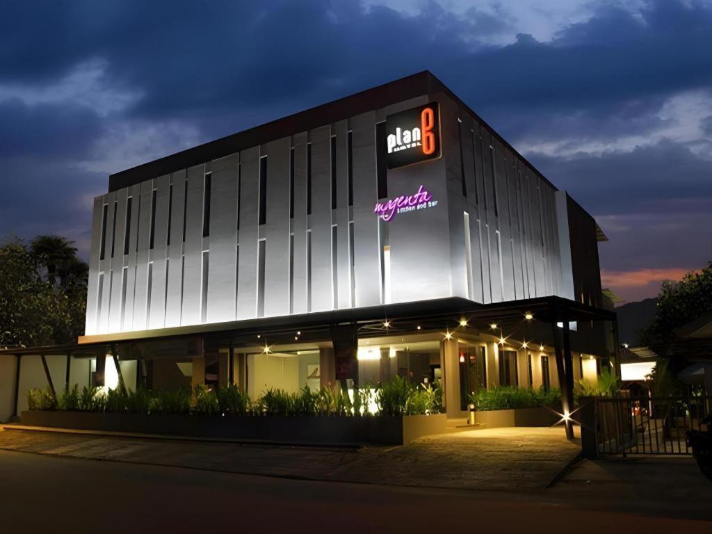 Plan B Hotel Padang  Exteriör bild